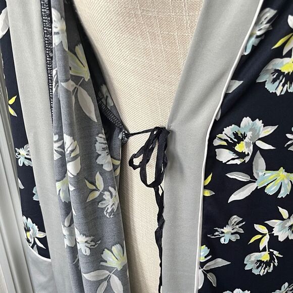 Nanette Lepore Navy and White Floral Robe w Belt - Picture 8 of 9